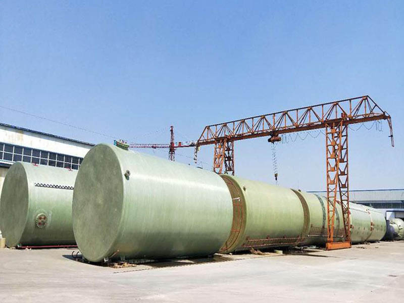 大型玻璃钢储罐清理