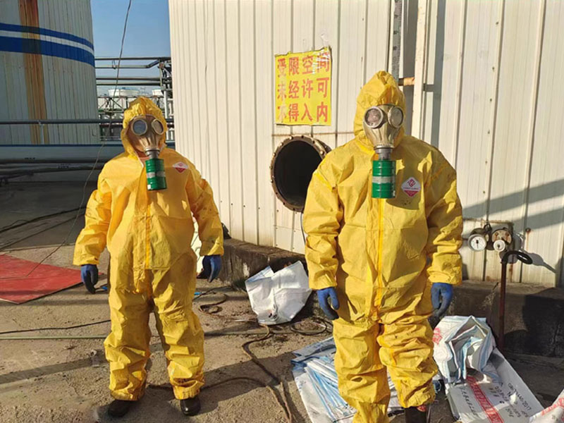 甲醛罐清理施工现场